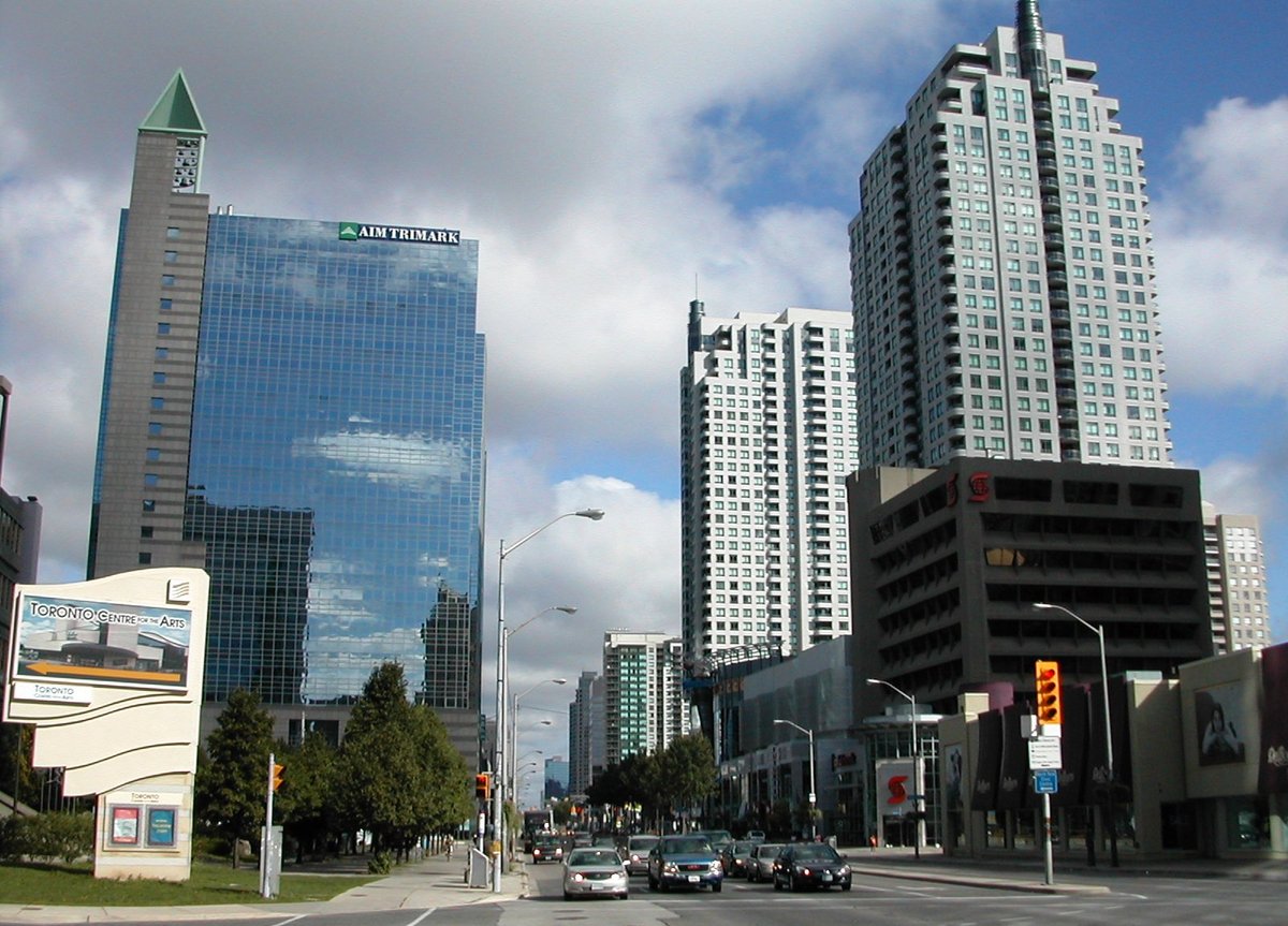 North York, ON - Archivo:DowntownNorthYork20050903.jpg - Wikipedia, la enciclopedia libre
