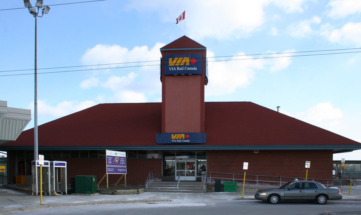 Oakville, ON - Gare d'Oakville — Wikipédia