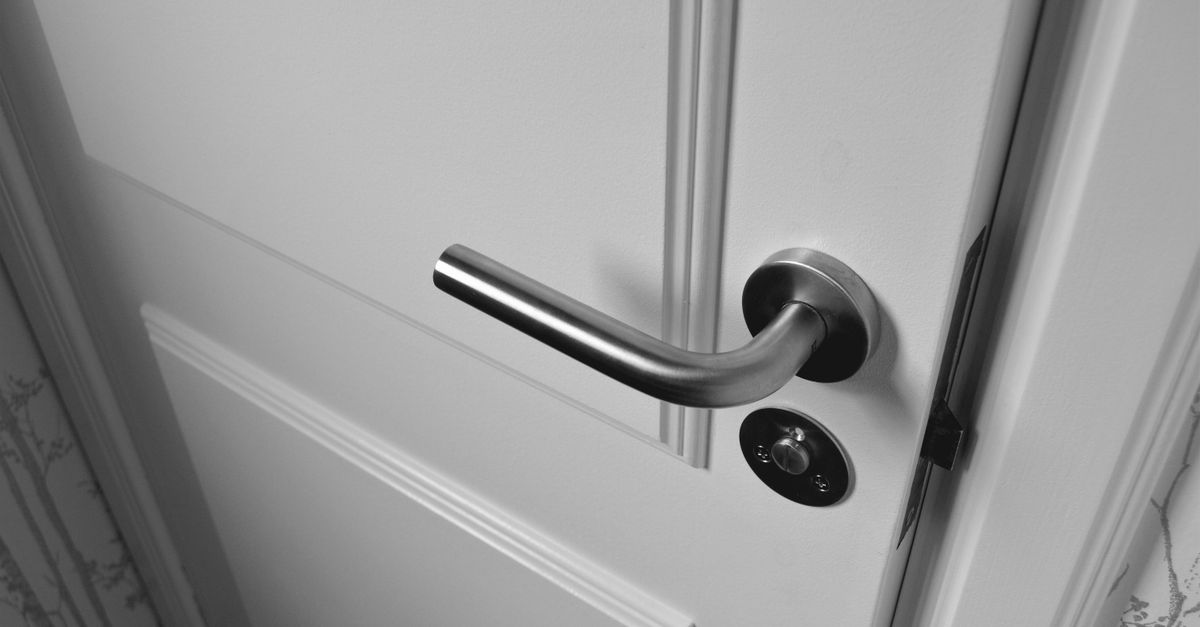 Rekeying Door Knob Locks in Toronto Condos: Rules, Costs, and Tips — Guardian Gate Toronto Locksmith